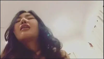 Quay lén bồ lúc cưỡi ngựa