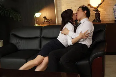 Cô vợ dối ông xã tăng ca để ở lại phang với sếp